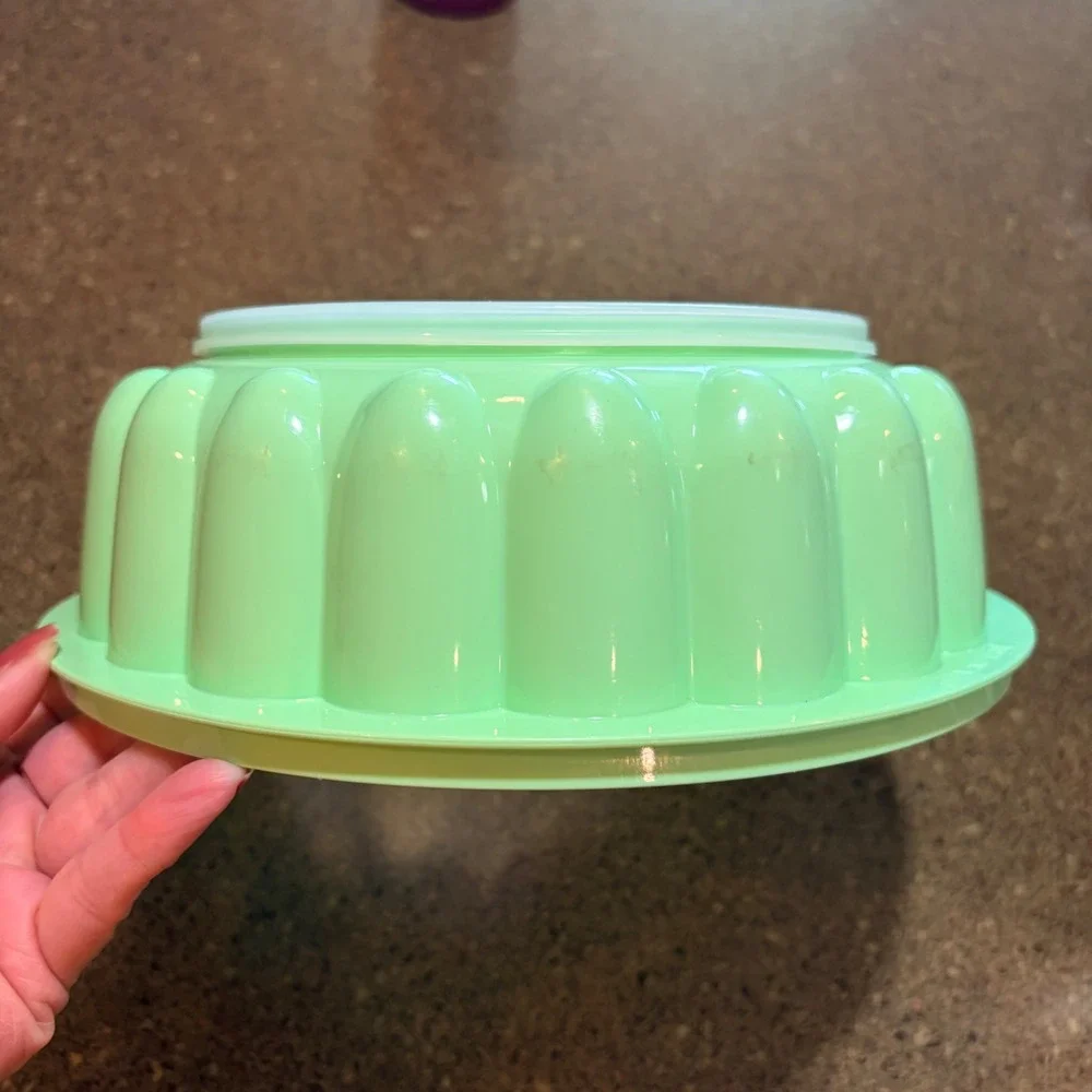 Tupperware good clean